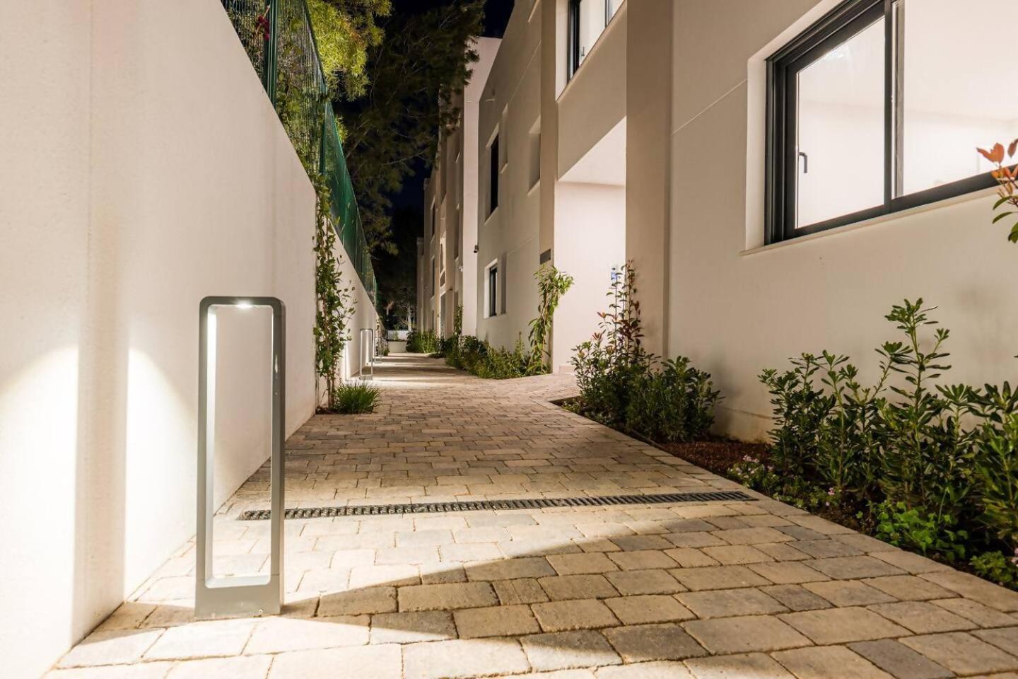 Appartement Bajo Con Jardin En La Milla De Oro Marbella